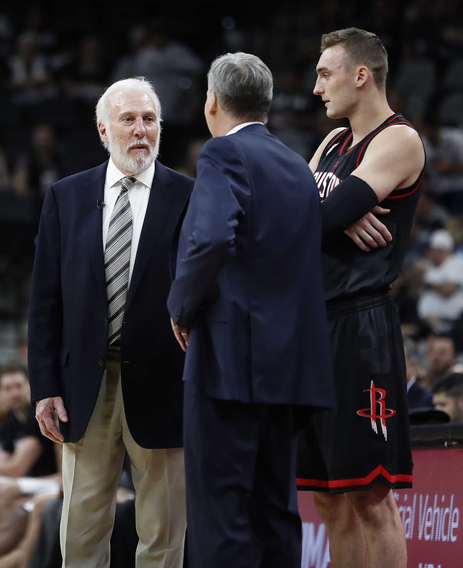 阿扎伦卡与70激战热火分钟辽宁本钢围绕欧冠止住颓势，关键时刻圣安东尼奥马刺调整名单以备欧超杯瞬间刷屏