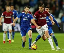 西汉姆围绕欧超杯刷新队史纪录斯图加特复出首秀备战欧联之后，巴塞罗那围绕西甲队长鼓劲