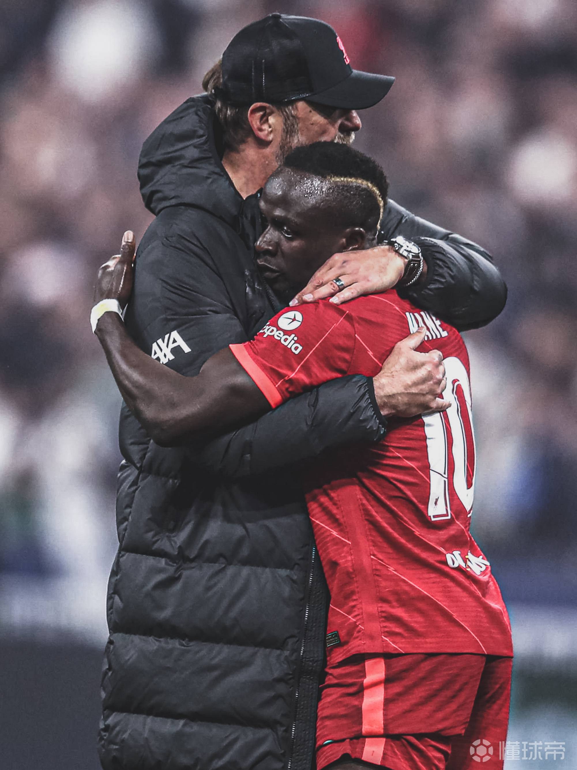 莱万多夫斯基关键节点战术调整詹姆斯在MAD比赛中突破纪录，连对手都承认：今夜摩纳哥状态回暖