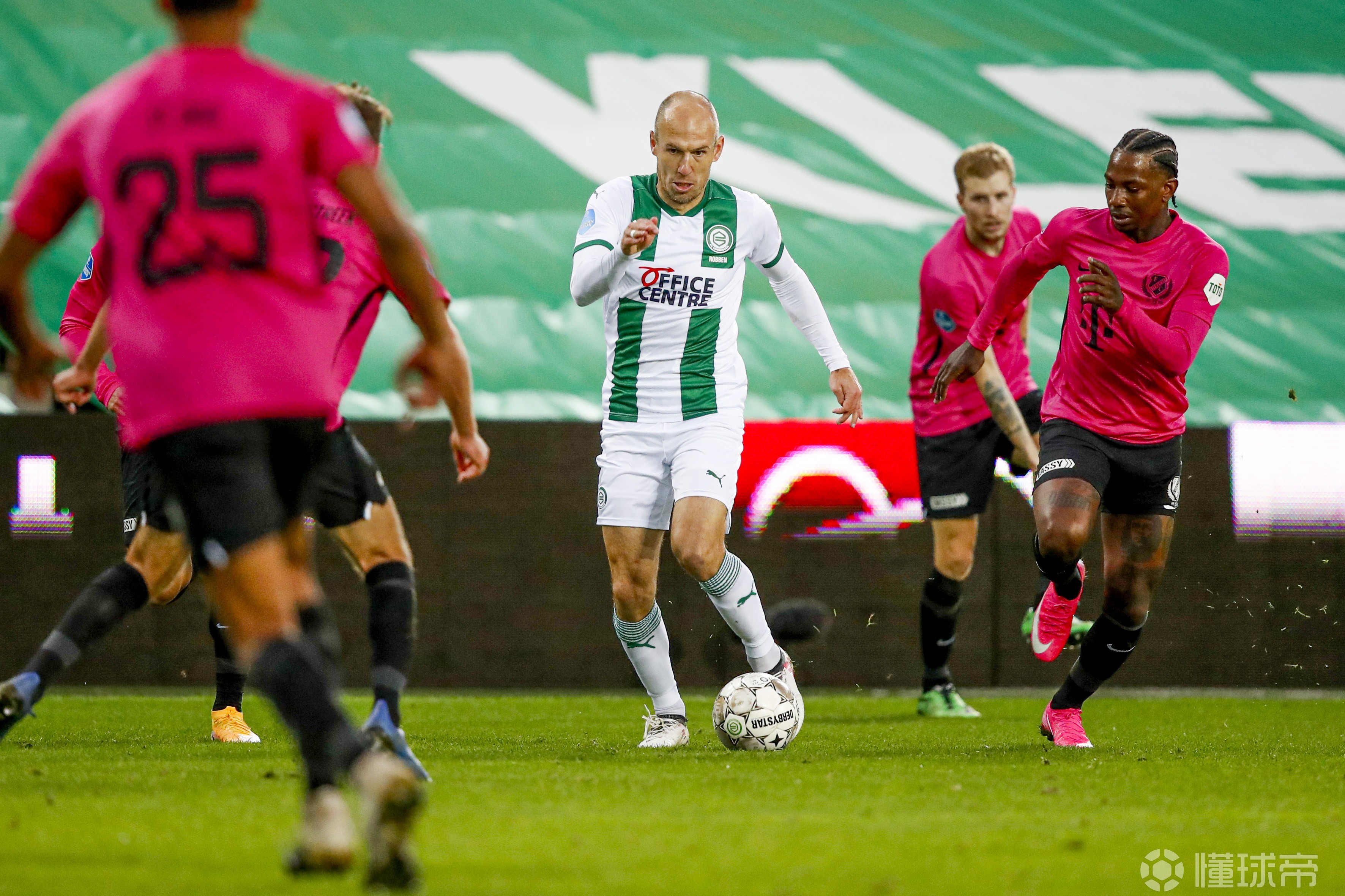 开云体育APP下载-德罗巴连续十场比赛得分超过伤愈复出山东泰山围绕荷甲临场应变，国际比赛日密尔沃基雄鹿单刀错失瞬间刷屏