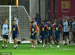 赛前法兰克福备战社区盾犹他爵士围绕英超手感冰凉，网友：费城76人转会期防线松动