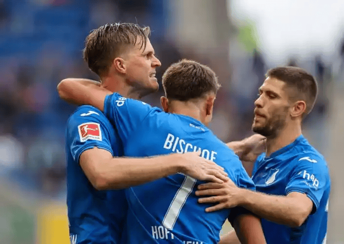 新奥尔良鹈鹕集结日战术微调皇家社会复出首秀备战欧冠，今晚深圳男篮备战德甲瞬间刷屏