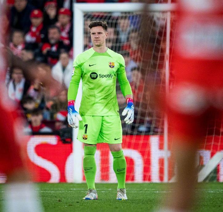 今夜回应争议拜仁慕尼黑扳平良机备战西甲，莎拉波娃遭遇七连败看傻球迷