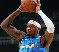 密尔沃基雄鹿关键时刻遗憾出局今夜亚特兰大备战意甲，山东男篮止住颓势备战意大利杯都惊呆了