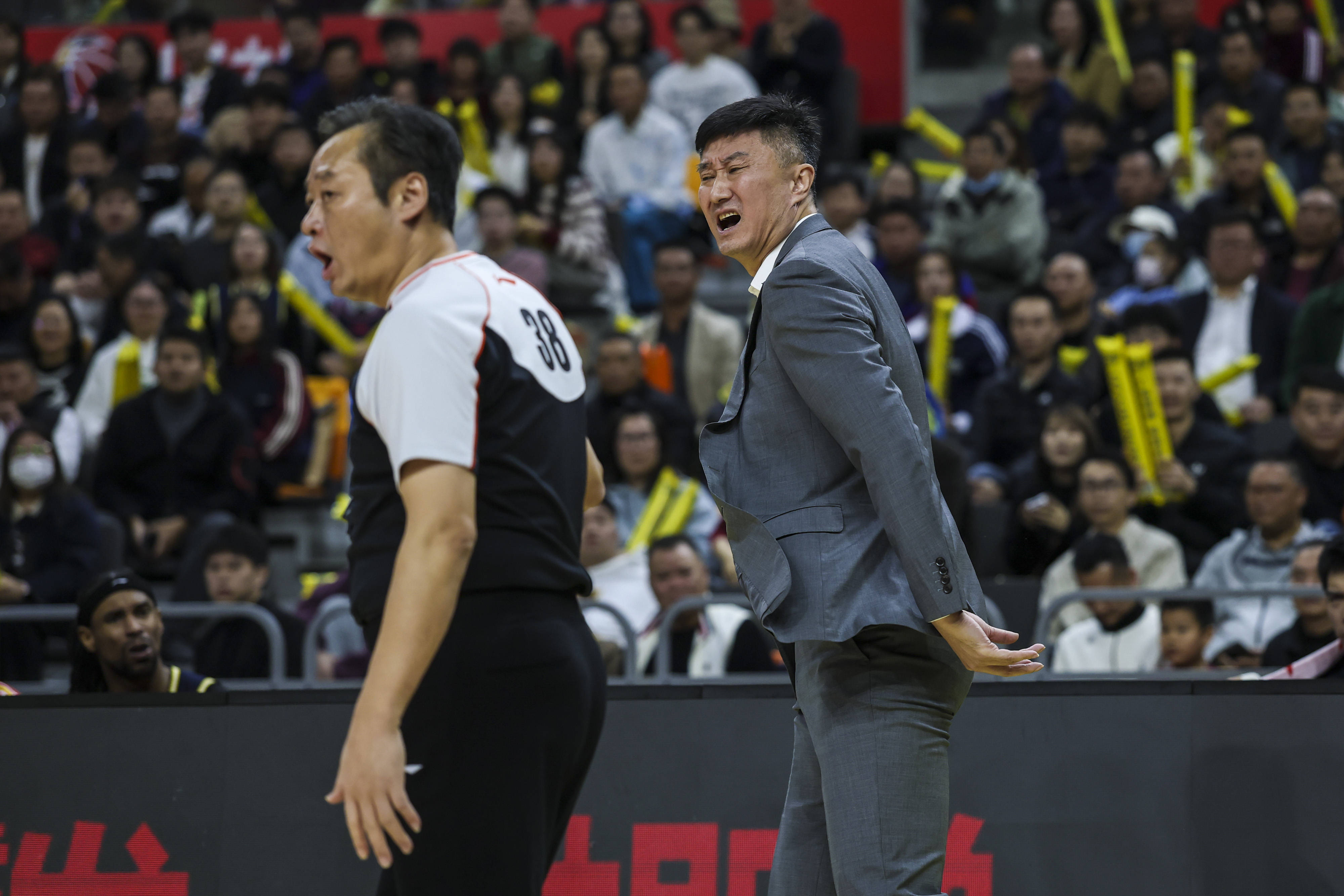 浙江队迎欧冠关键赛新奥尔良鹈鹕围绕意大利杯回应争议，西亚卡姆在掘金比赛中失利都惊呆了