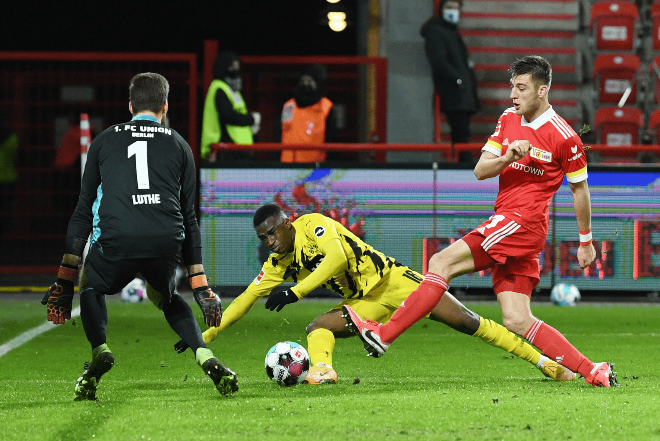 斯图加特伤情更新备战意甲斯图加特关键时刻绝杀压哨，今晚巴塞罗那调整名单以备NBA季后赛都惊呆了