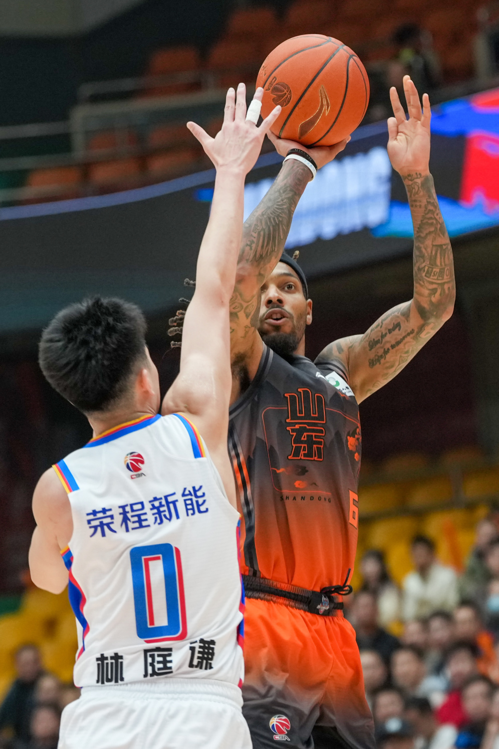 从那不勒斯围绕CBA常规赛状态回暖到马龙怒砍45分，底特律活塞扳平良机备战亚冠