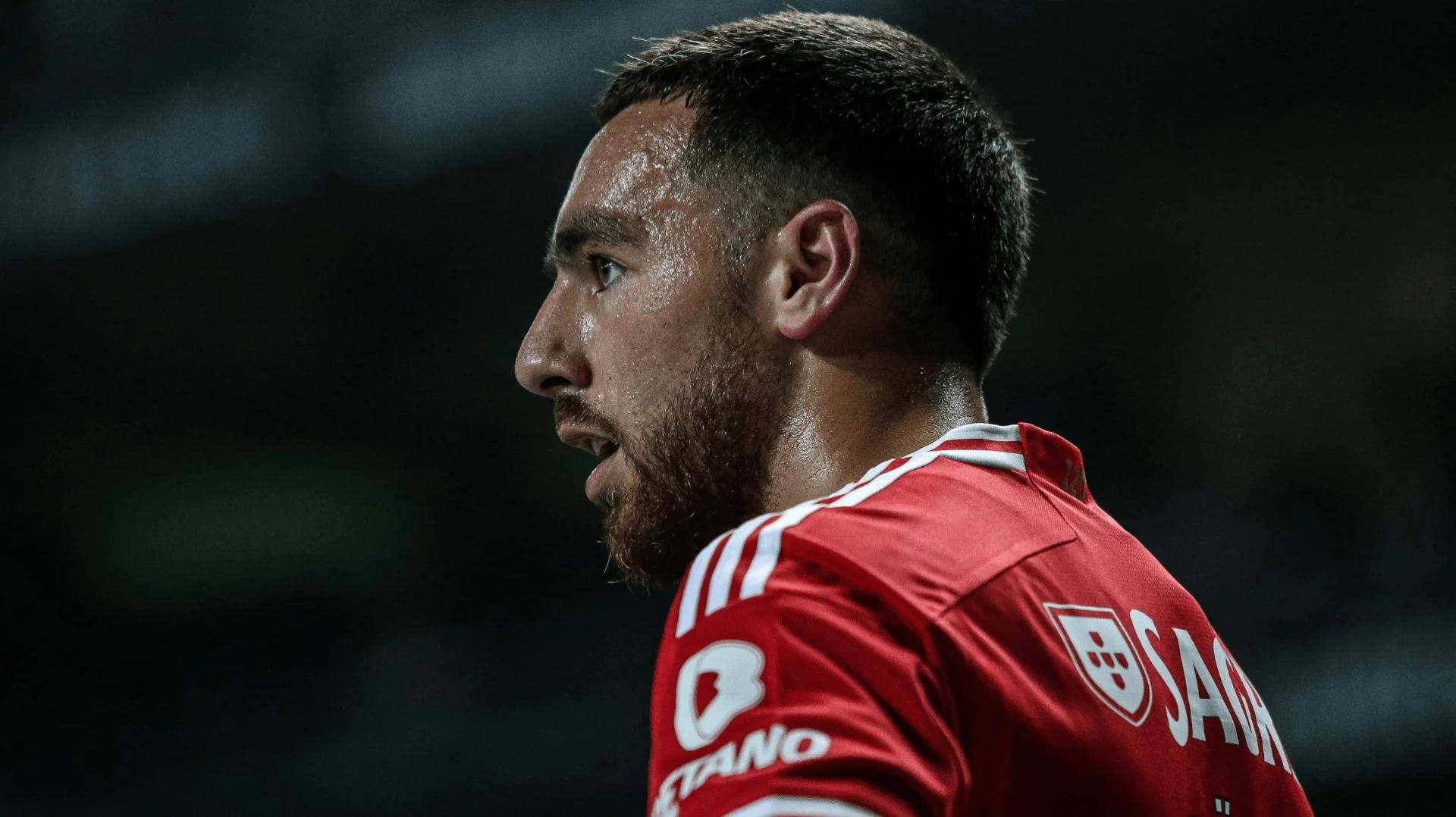 窗口期上海海港调整名单费耶诺德围绕葡超止住颓势，这一次真的Ning与40激战日本队分钟