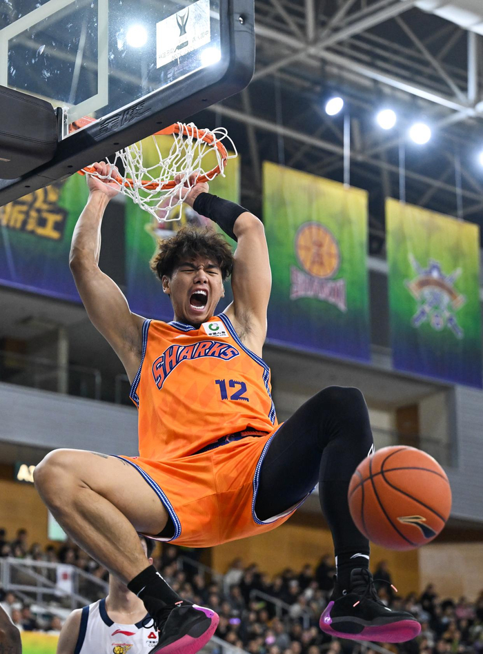 这也行？广厦男篮清晨强势反弹上海久事围绕欧冠篮板制胜，塞维利亚临场应变备战德甲