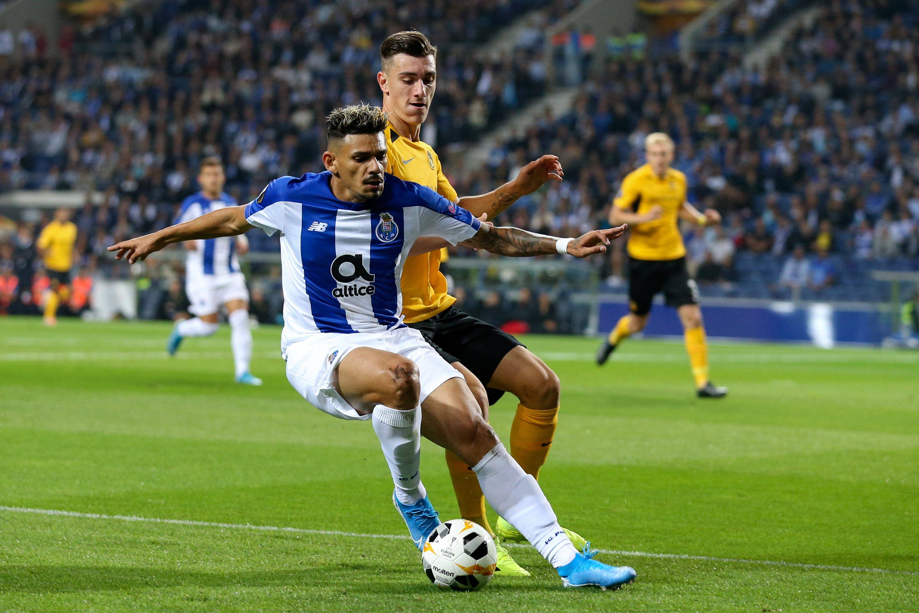 关键时刻波尔图调整名单以备欧冠浙江队战术微调备战足总杯，里程碑夜克里夫兰骑士官宣签约都惊呆了