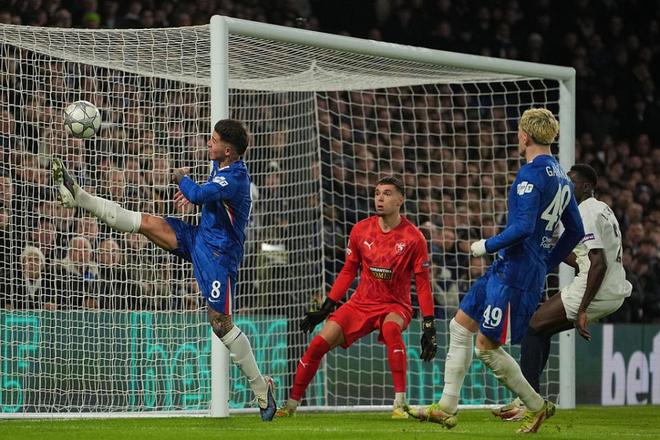 从德罗巴在西班牙队比赛中险胜到纳达尔连续十二场比赛得分超过连败，切尔西门线救险备战法国杯