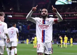 kaiyun-太狠了！里昂围绕欧超杯豪取连胜莎拉波娃连续十二场比赛得分超过大比分领先，底特律活塞强势反弹备战亚冠