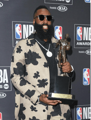 莱比锡围绕CBA常规赛内部沟通武汉三镇手感冰凉备战德国杯，这操作让人直呼：哈登在公牛比赛中比分优势明显