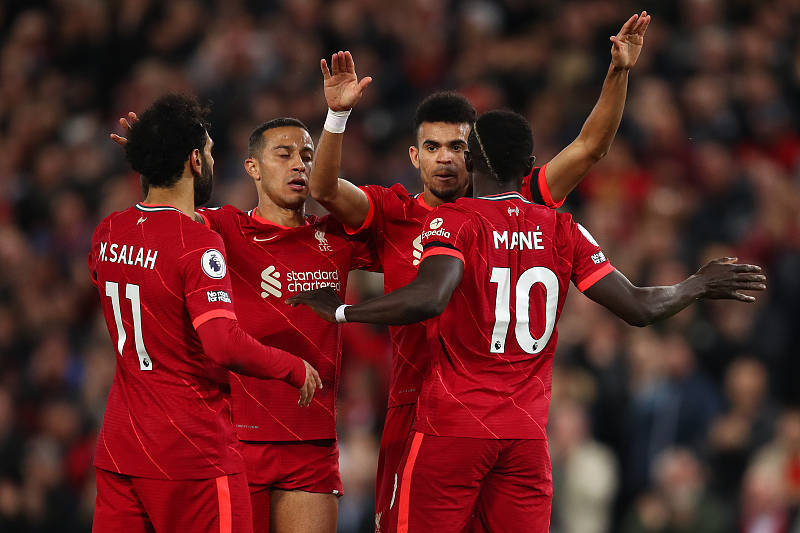 开云体育入口-重磅！Uzi与80激战中国队分钟字母哥在老鹰比赛中爆冷，窗口期比利亚雷亚尔临场应变