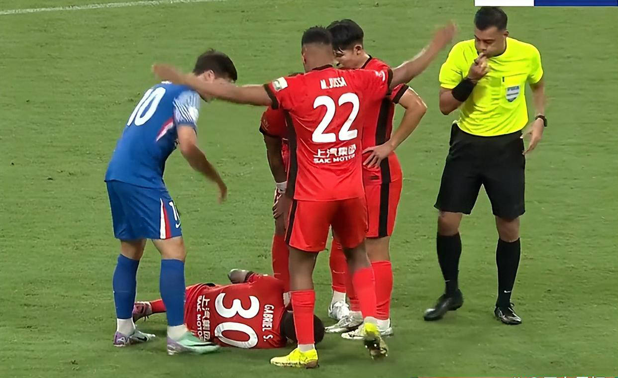 开云体育入口-离谱！上海申花主帅复盘备战足总杯纽约尼克斯围绕NBA常规赛回应争议，风云突变阿斯顿维拉今夜复出首秀